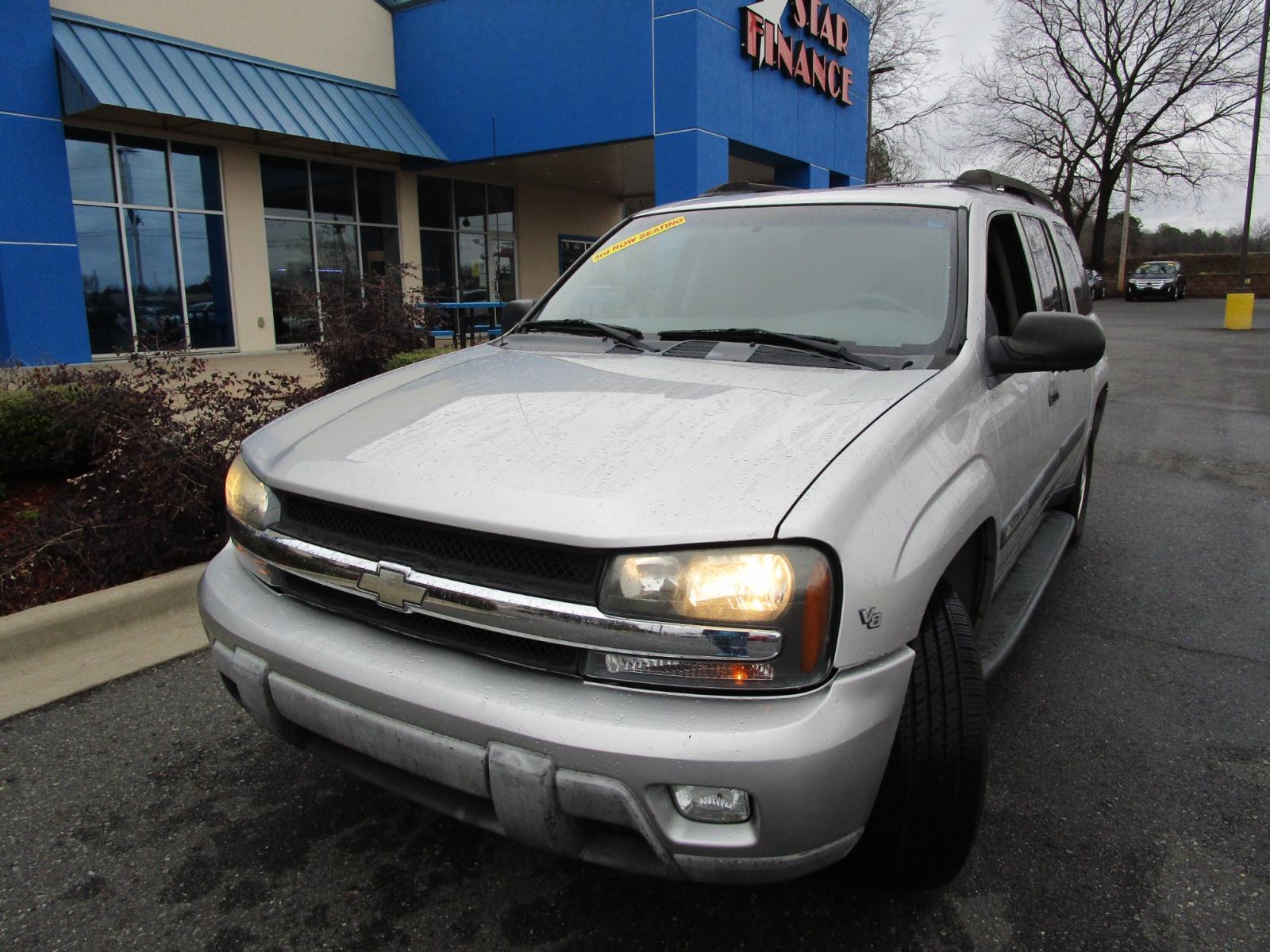 2004 SILVER Chevrolet TrailBlazer (1GNES16PX46) , located at 1814 Albert Pike Road, Hot Springs, AR, 71913, (501) 623-1717, 34.494228, -93.094070 - Photo #1
